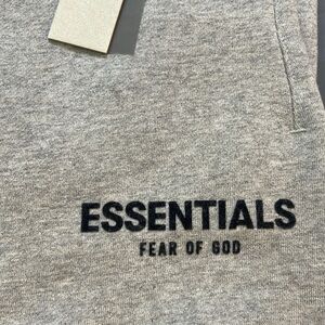 NWT ESSENTIALS Feat of God Sweatpants . Dark oatmeal. Size M